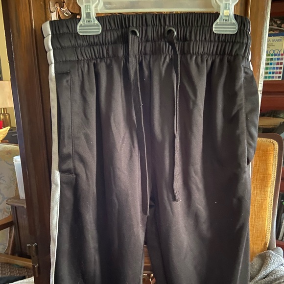 Track suit - Picture 2 of 3